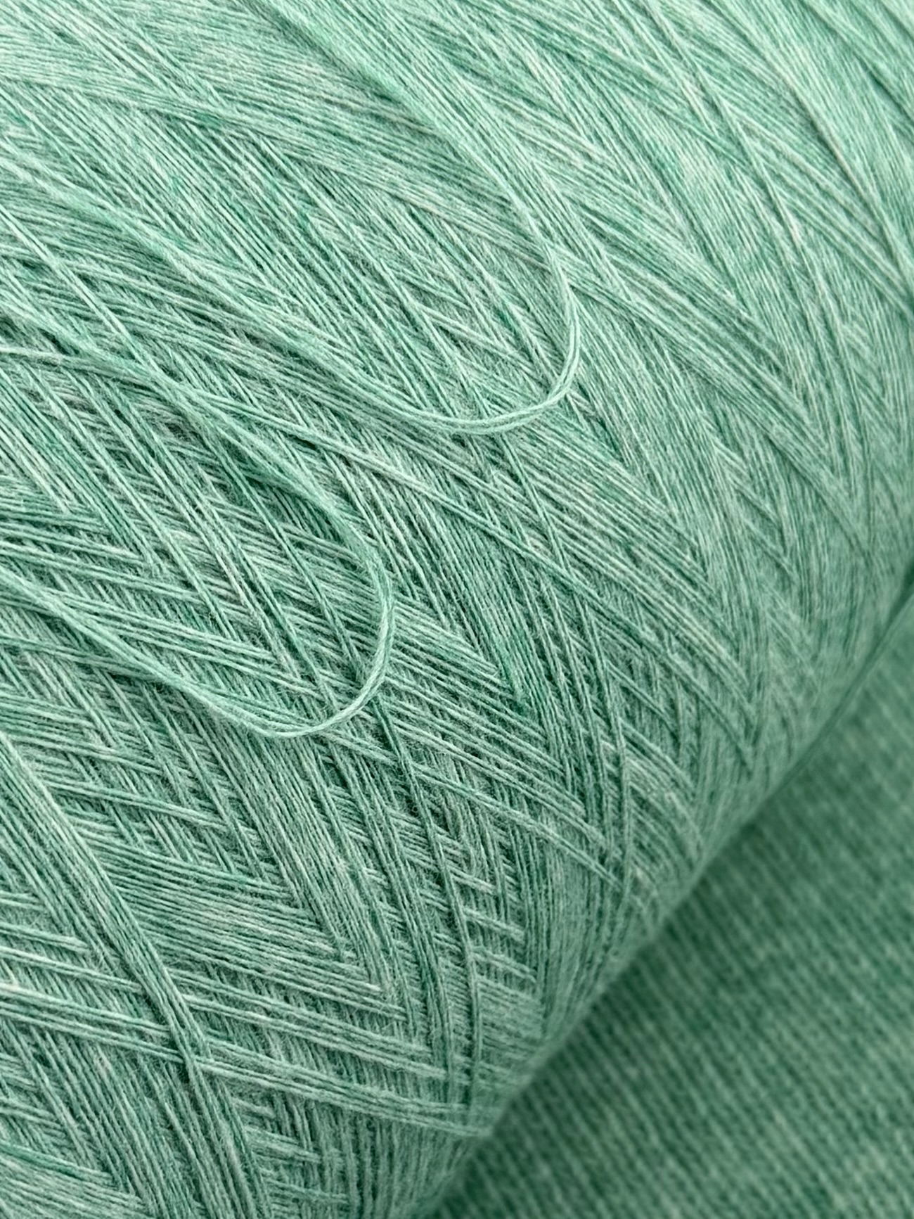 Botto Poala 1/15*2 (750m/100g)  – 100 % Lana Merino Supergeelong Verde salvia melange